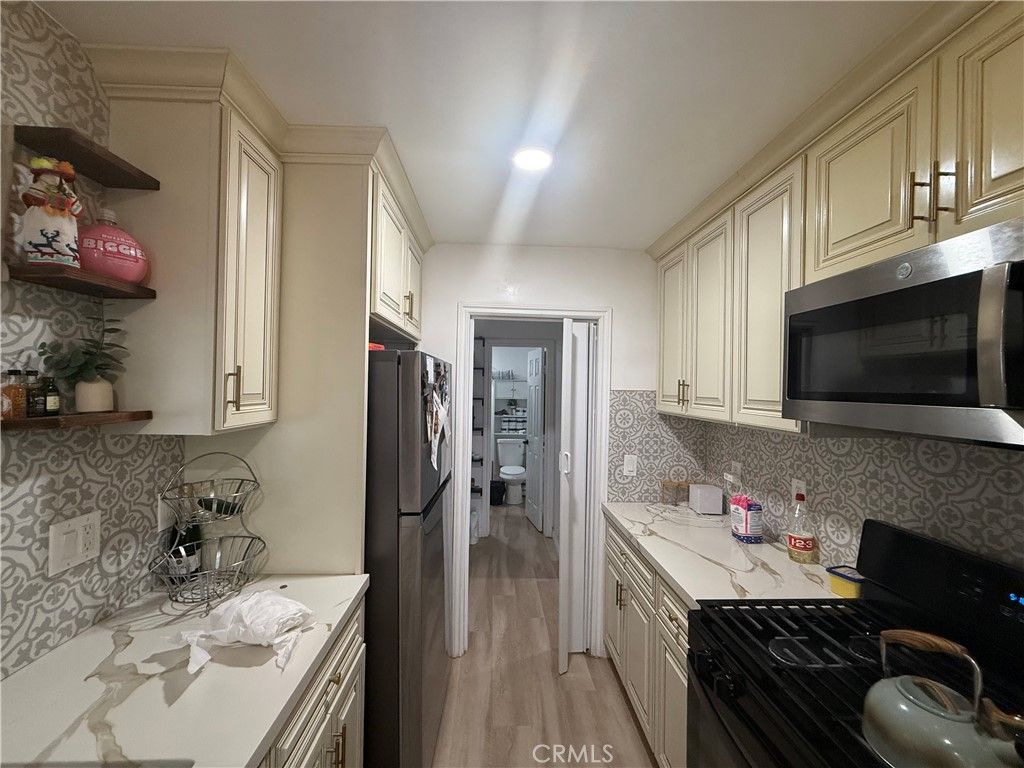 Image 42 of property listing at 1101 W 152nd, Compton, CA 90220