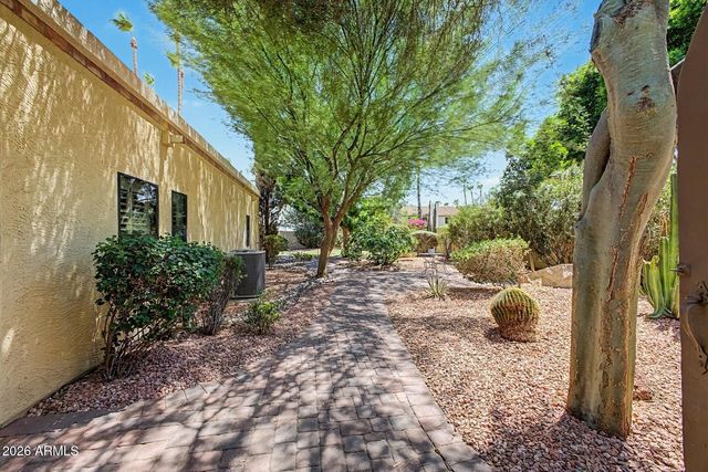 9795 E MISSION Lane, Scottsdale, AZ 85258