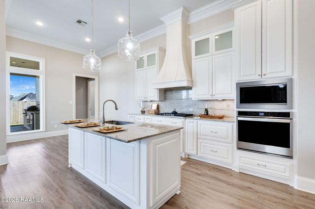 315 San Marcos Drive, Youngsville, LA 70592