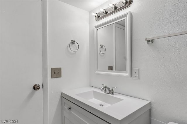 605 South Royal Crest Circle 9, Las Vegas, NV 89169