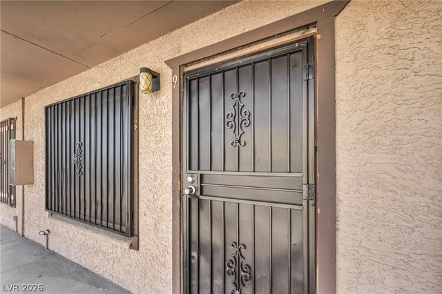 605 South Royal Crest Circle 9, Las Vegas, NV 89169