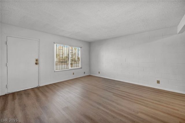 605 South Royal Crest Circle 9, Las Vegas, NV 89169