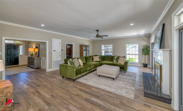 9802 Neesonwood Drive, Shreveport, LA 71106