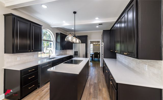 9802 Neesonwood Drive, Shreveport, LA 71106