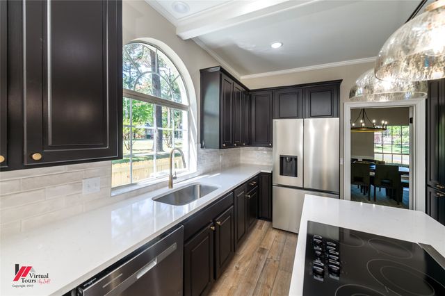 9802 Neesonwood Drive, Shreveport, LA 71106