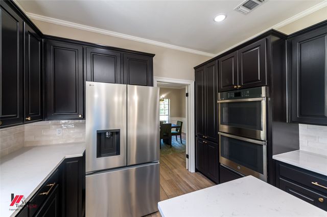 9802 Neesonwood Drive, Shreveport, LA 71106