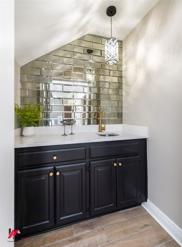 9802 Neesonwood Drive, Shreveport, LA 71106