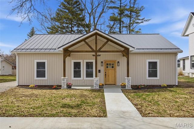 1517 N State Street, Litchfield, IL 62056