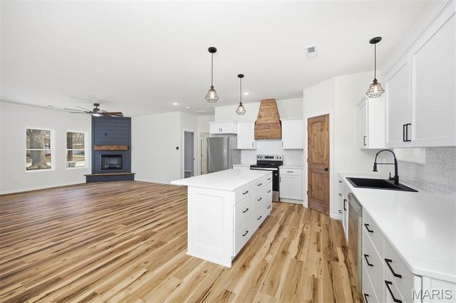 1517 N State Street, Litchfield, IL 62056