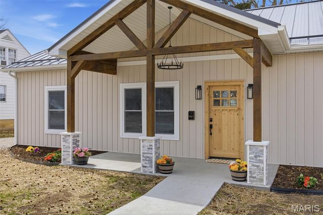 1517 N State Street, Litchfield, IL 62056