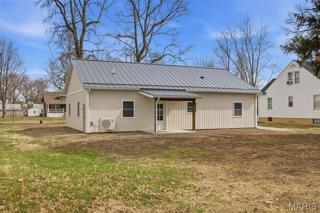 1517 N State Street, Litchfield, IL 62056