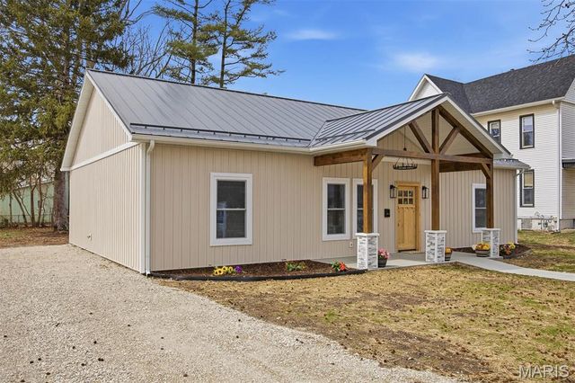 1517 N State Street, Litchfield, IL 62056