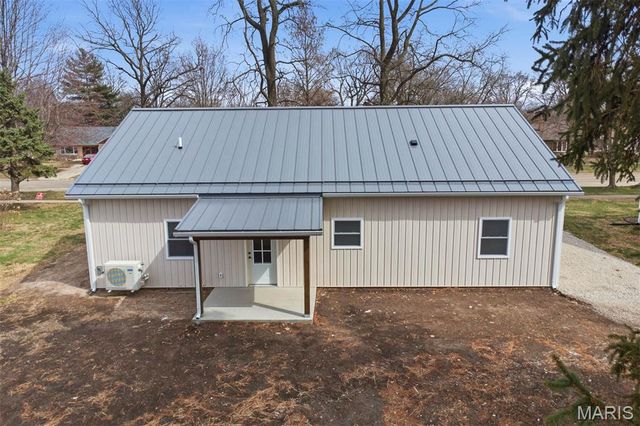 1517 N State Street, Litchfield, IL 62056