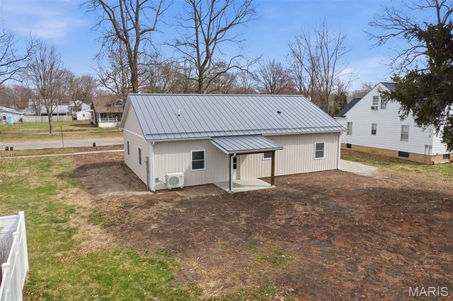 1517 N State Street, Litchfield, IL 62056