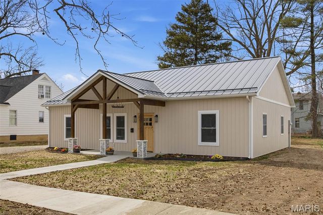 1517 N State Street, Litchfield, IL 62056