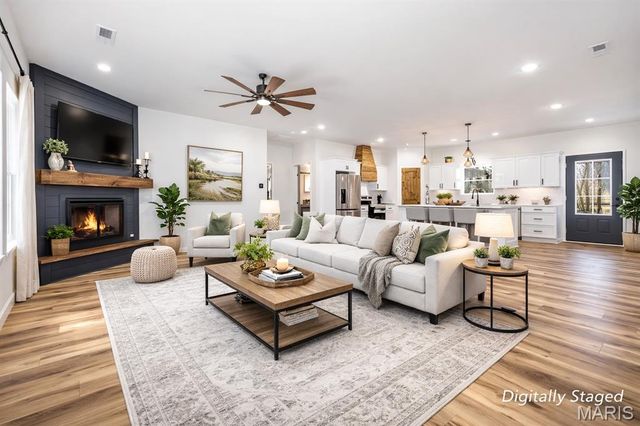 1517 N State Street, Litchfield, IL 62056