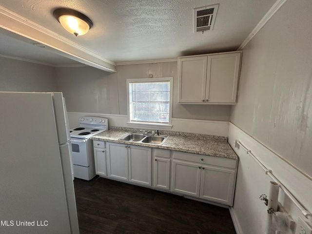 450 Derrick Street, Jackson, MS 39203