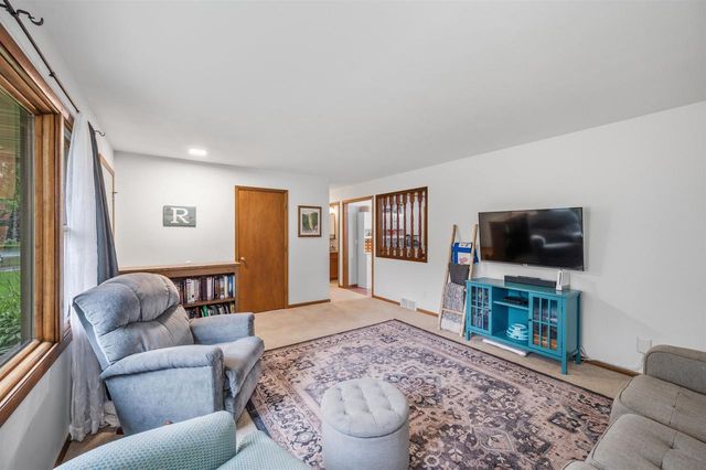 409 Hyland Drive, Stoughton, WI 53589