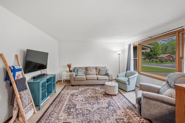 409 Hyland Drive, Stoughton, WI 53589