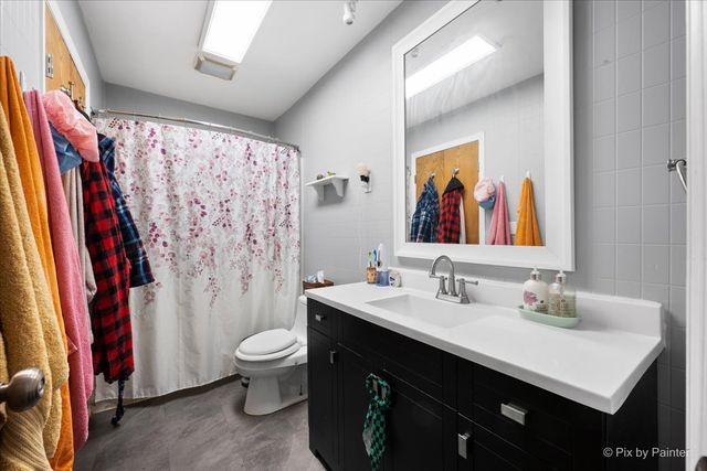 7207 Hiawatha Drive, Wonder Lake, IL 60097