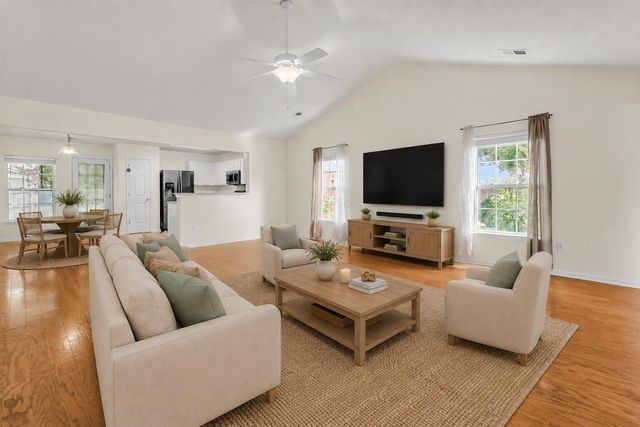 558 Holiday Drive, Summerville, SC 29483