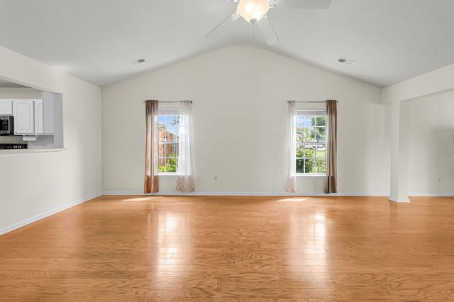 558 Holiday Drive, Summerville, SC 29483