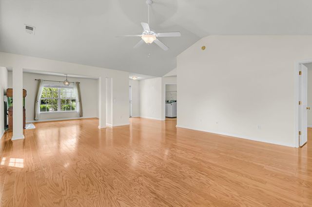 558 Holiday Drive, Summerville, SC 29483