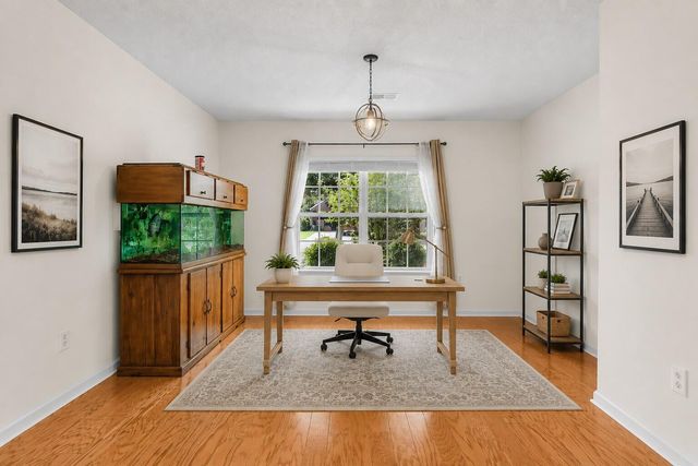 558 Holiday Drive, Summerville, SC 29483