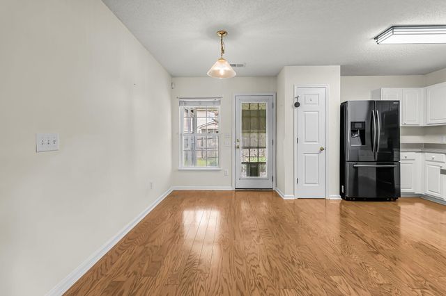 558 Holiday Drive, Summerville, SC 29483