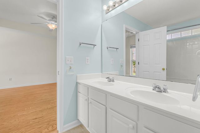 558 Holiday Drive, Summerville, SC 29483