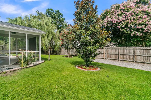 558 Holiday Drive, Summerville, SC 29483