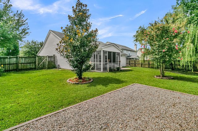 558 Holiday Drive, Summerville, SC 29483