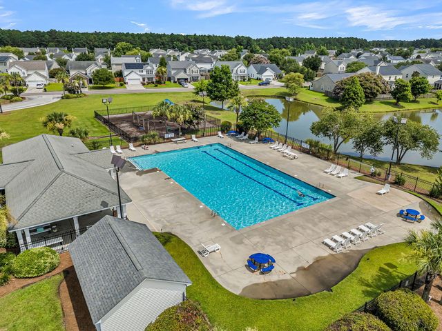 558 Holiday Drive, Summerville, SC 29483