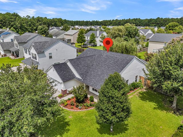 558 Holiday Drive, Summerville, SC 29483