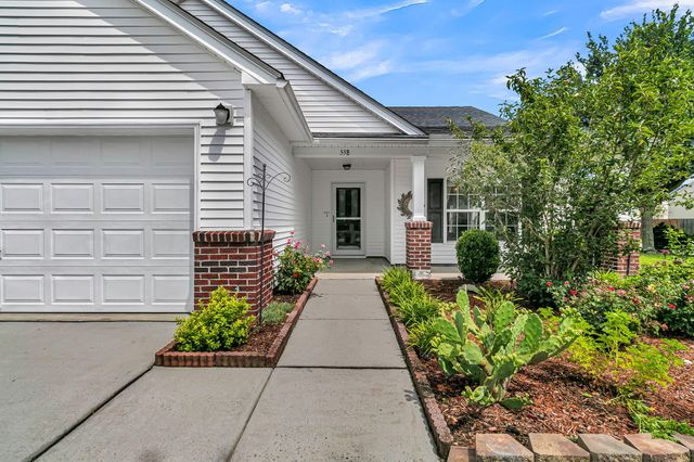 558 Holiday Drive, Summerville, SC 29483