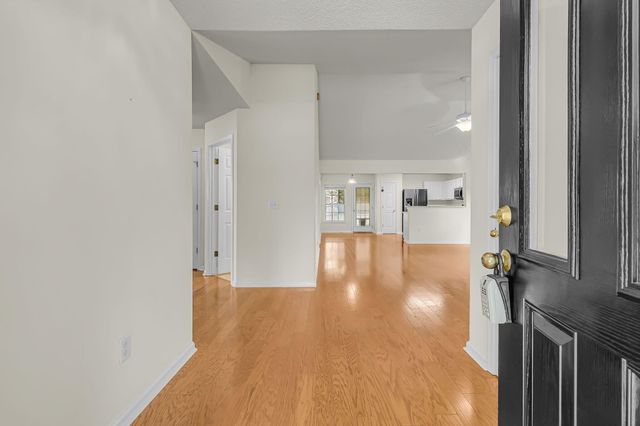 558 Holiday Drive, Summerville, SC 29483