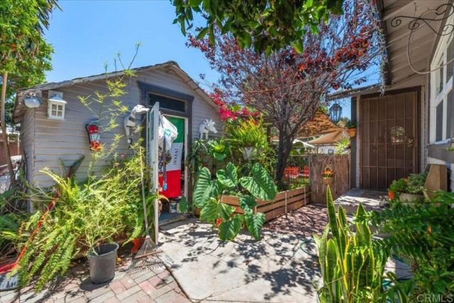 4811 Castle Avenue, San Diego, CA 92105