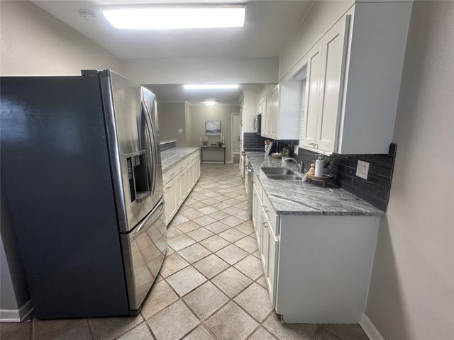 1902 College Street, Gainesville, TX 76240