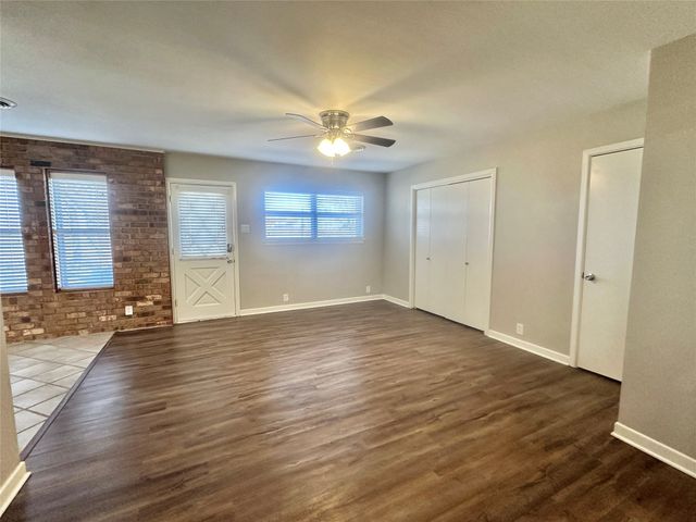 1902 College Street, Gainesville, TX 76240