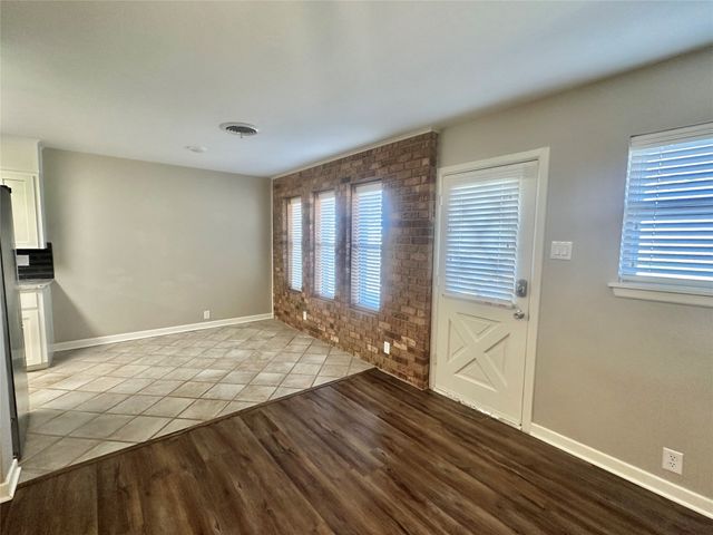 1902 College Street, Gainesville, TX 76240