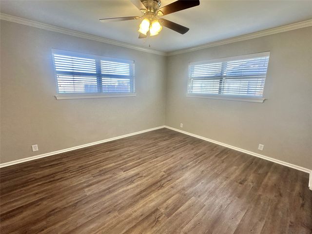 1902 College Street, Gainesville, TX 76240