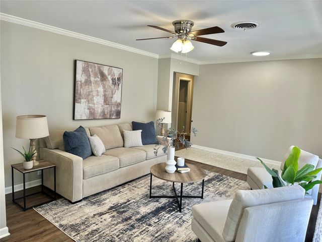 1902 College Street, Gainesville, TX 76240