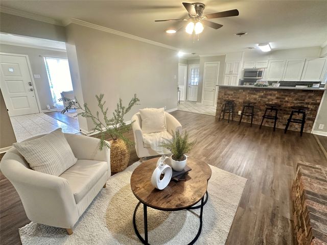 1902 College Street, Gainesville, TX 76240