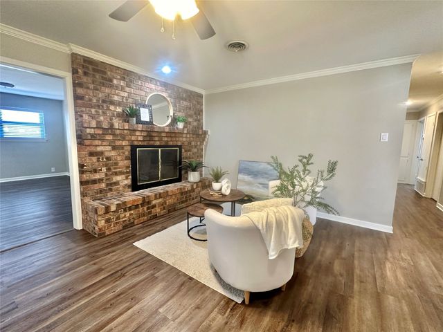 1902 College Street, Gainesville, TX 76240