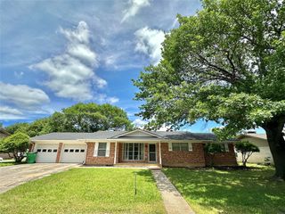 1902 College Street, Gainesville, TX 76240