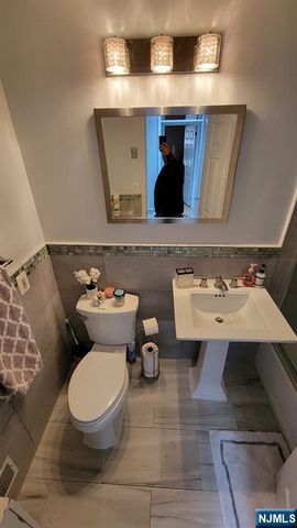 780 River Road 373, Edgewater, NJ 07020