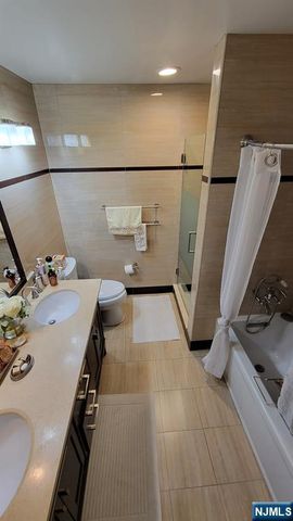 780 River Road 373, Edgewater, NJ 07020