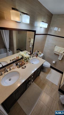 780 River Road 373, Edgewater, NJ 07020