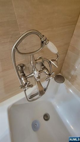 780 River Road 373, Edgewater, NJ 07020