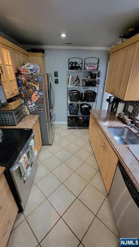 780 River Road 373, Edgewater, NJ 07020